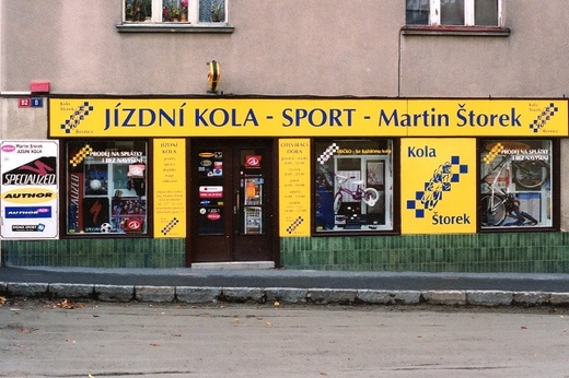 SAMOLEPÍCÍ GRAFIKA